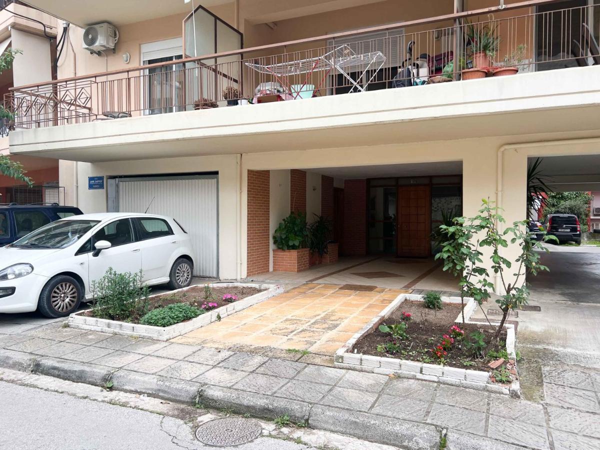 Clio City Apartment Ioannina Bagian luar foto